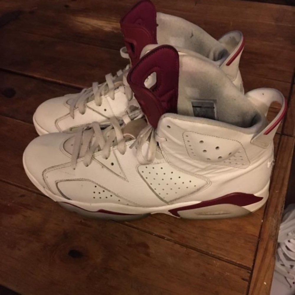 Jordan 6 maroon size 12